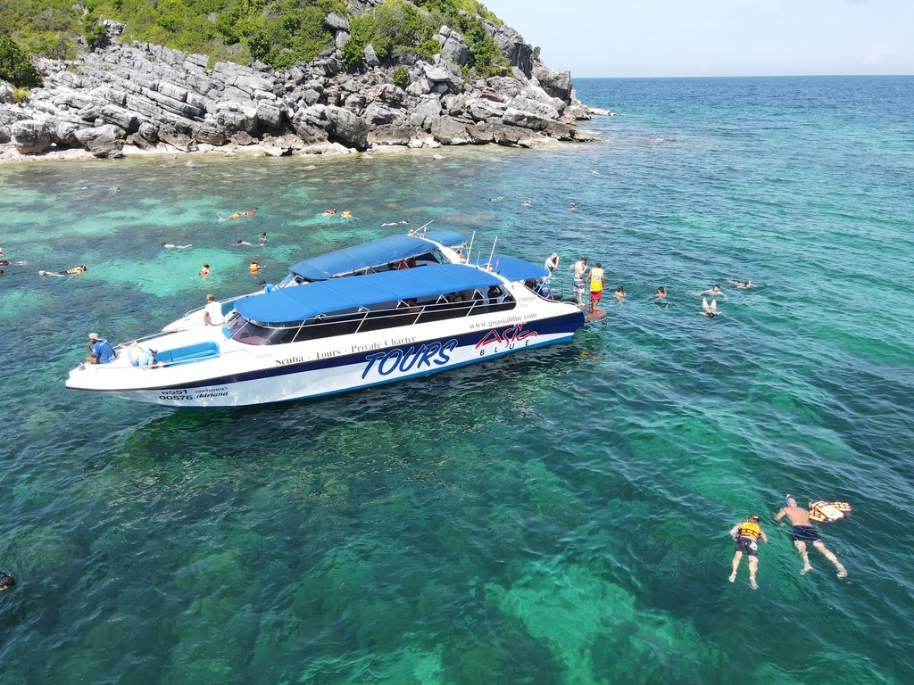 Private Power Yacht or Catamaran Tour / Transfer